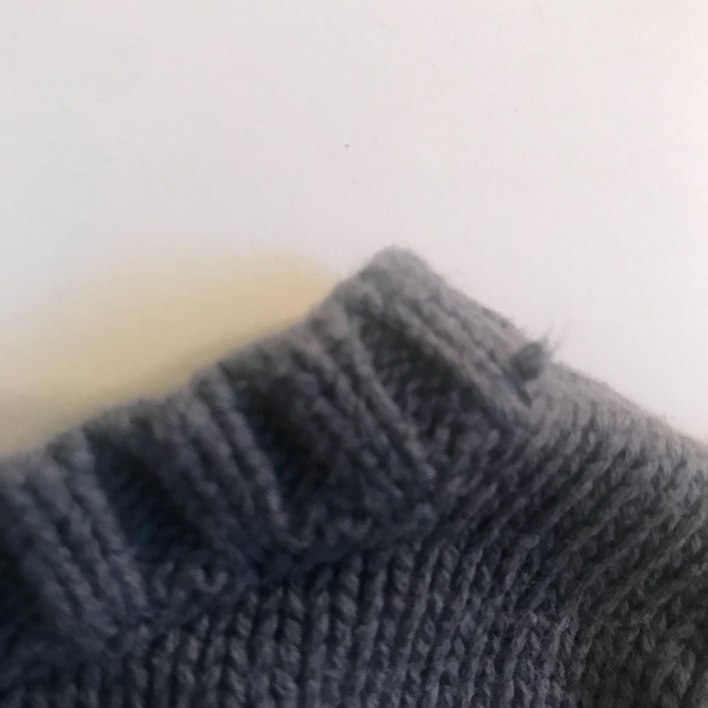 Gray sweater - Picture 4 of 5